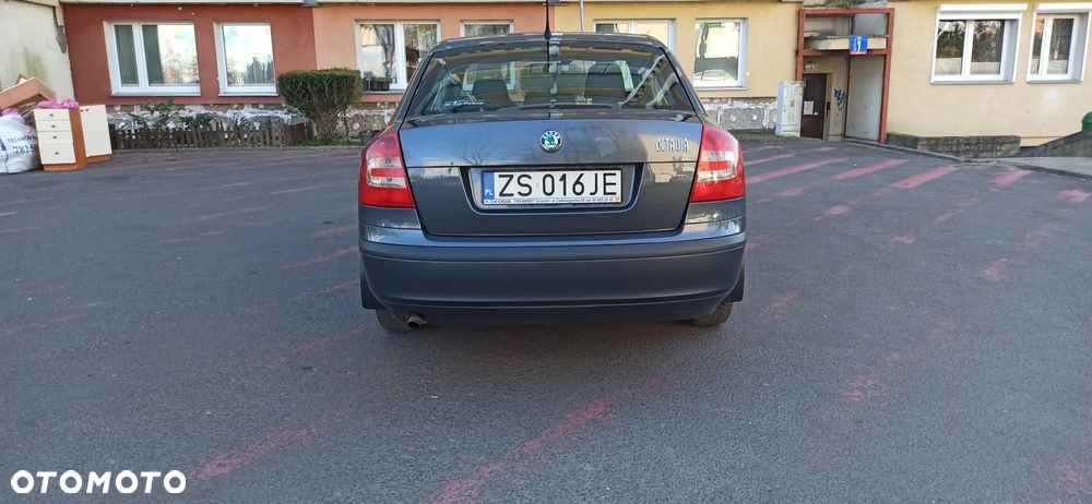Skoda Octavia 1.6 Tour - 10