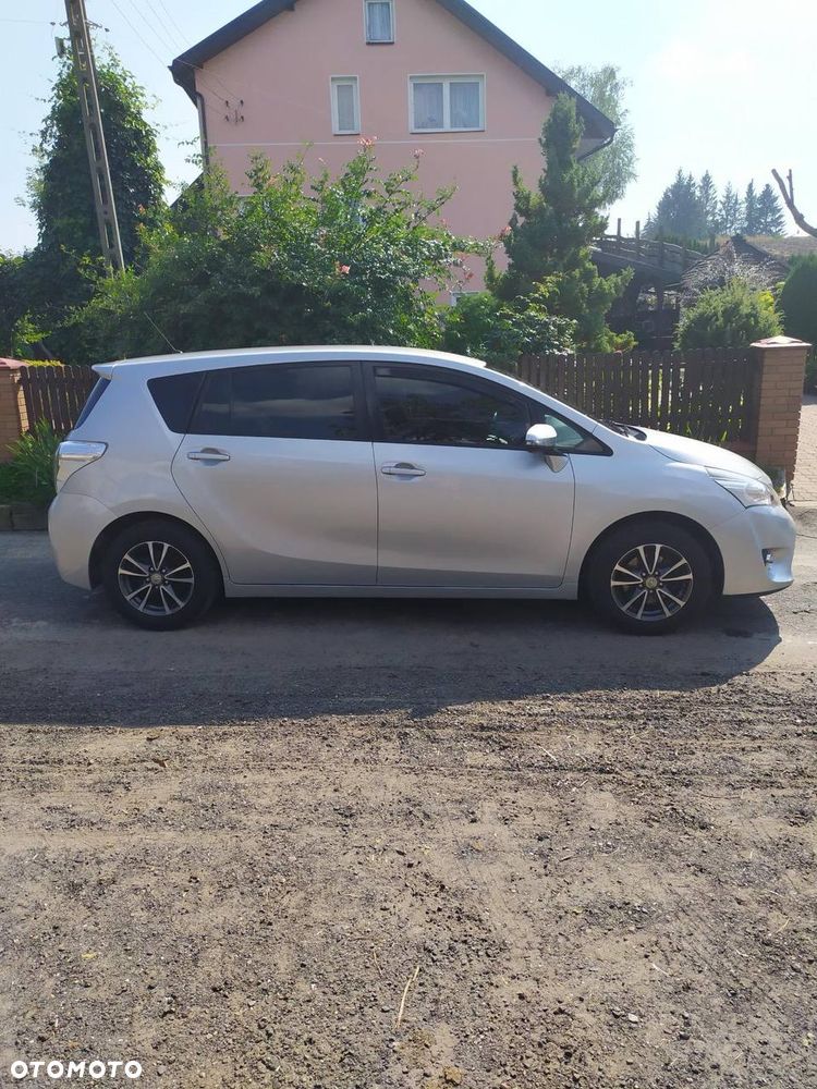 Toyota Verso 1.8 Premium - 3