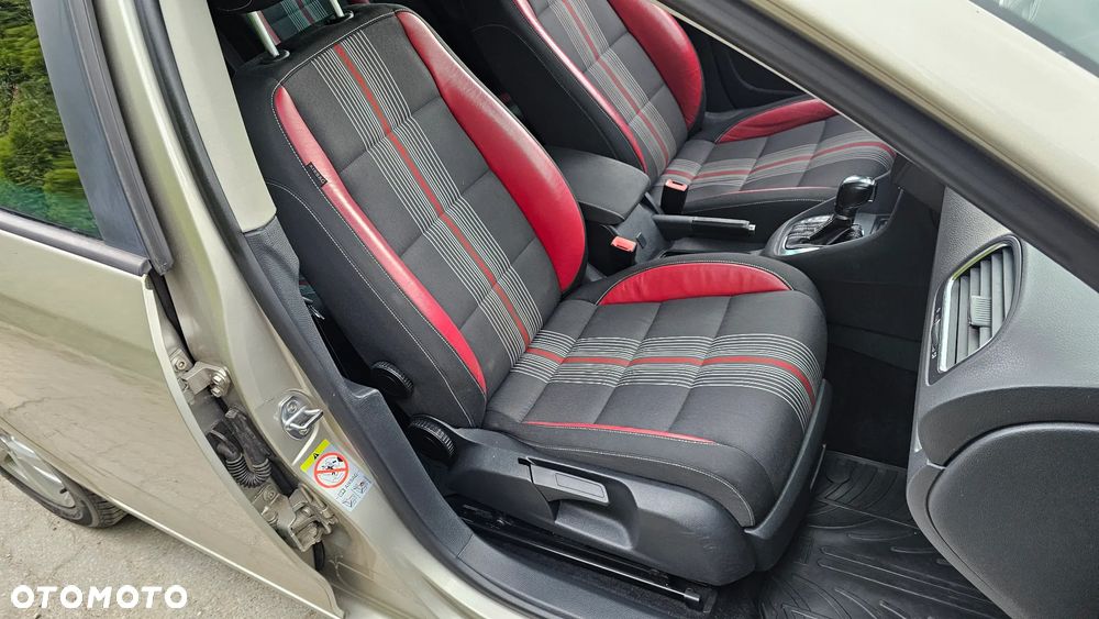 Volkswagen Golf - 25