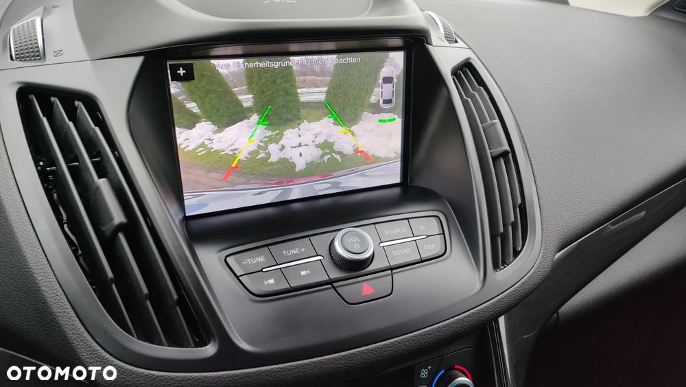 Ford Kuga 1.5 EcoBoost 2x4 Titanium - 25