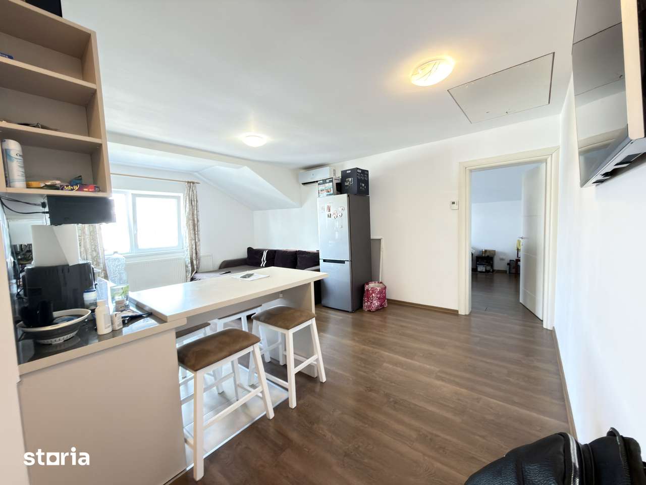 Apartament 3 camere, Semidecomandat, 57 mp utili, etaj 2 - Dumbravita — fotografia 3