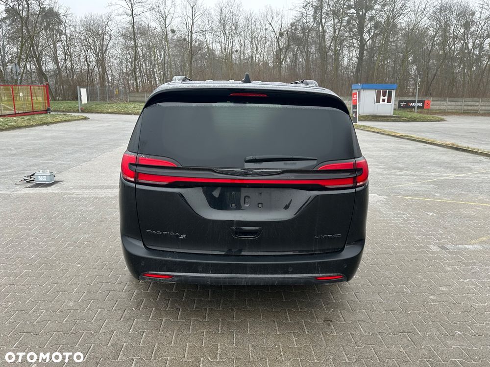 Chrysler Pacifica - 4