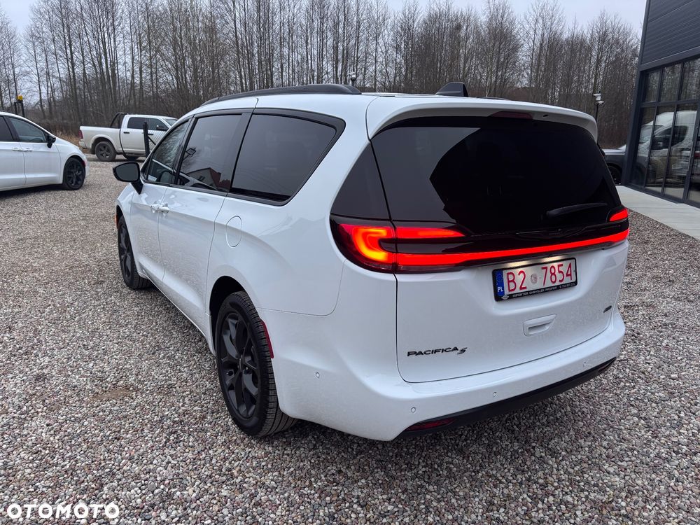 Chrysler Pacifica - 7