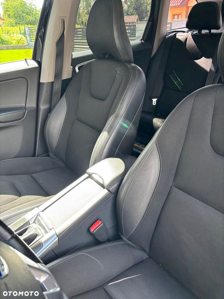 Volvo XC 60 D3 Momentum - 10