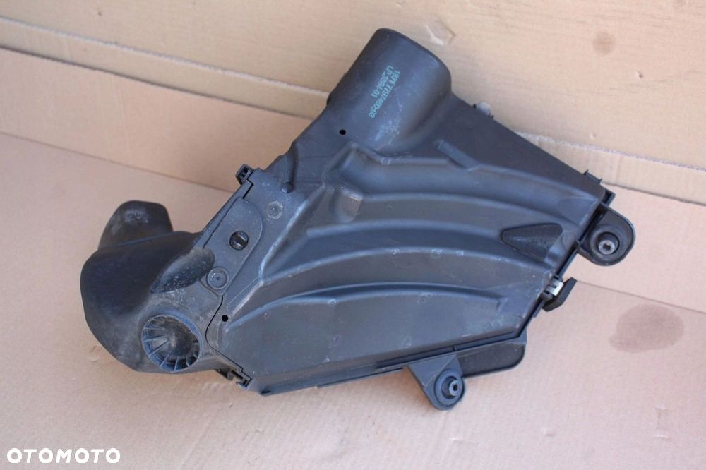 Obudowa filtra powietrza BMW e87 e82 e88 e90e 91 e92 e93 n47 2.0d 7797460 - 5
