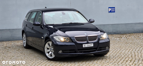 BMW Seria 3 330xi Touring