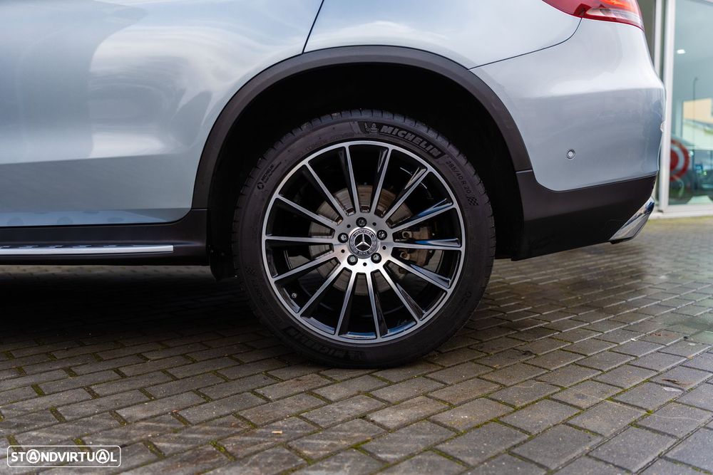 Mercedes-Benz GLC 300 e Coupe 4Matic 9G-TRONIC AMG Line - 33