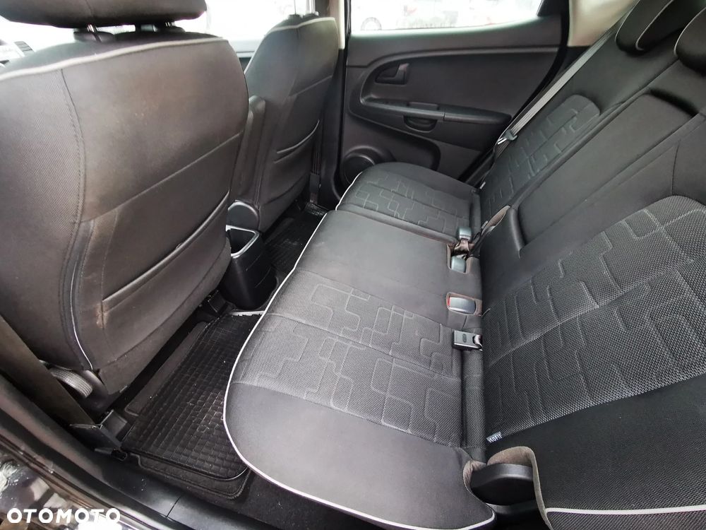 Kia Venga 1.6 CRDi 128 Business Line - 11