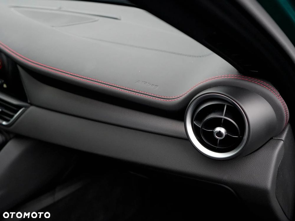 Alfa Romeo Giulia 2.0 Turbo Tributo Italiano Q4 - 25