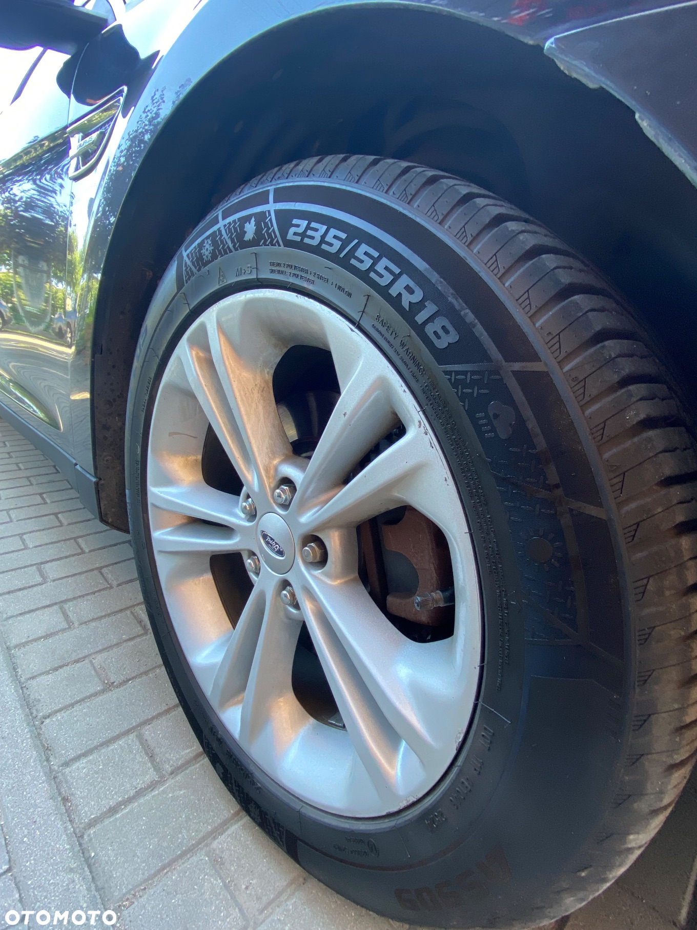Ford Taurus - 16