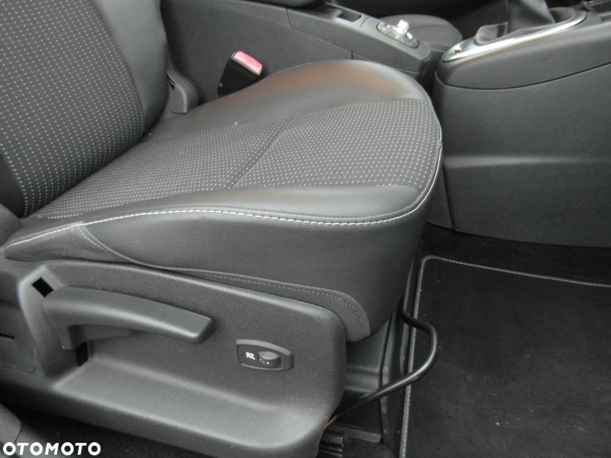 Renault Scenic TCe 130 Bose Edition - 18
