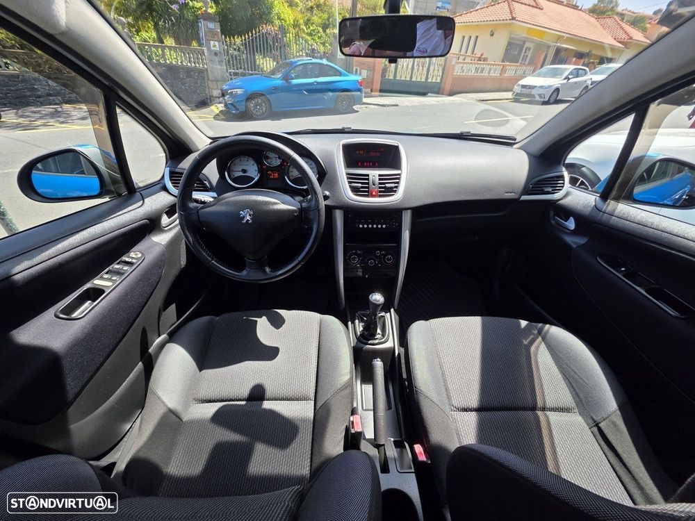 Peugeot 207 1.4 16V Trendy - 6