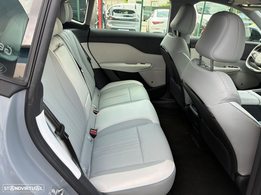 Voyah Courage 80 kWh Exclusive - 37