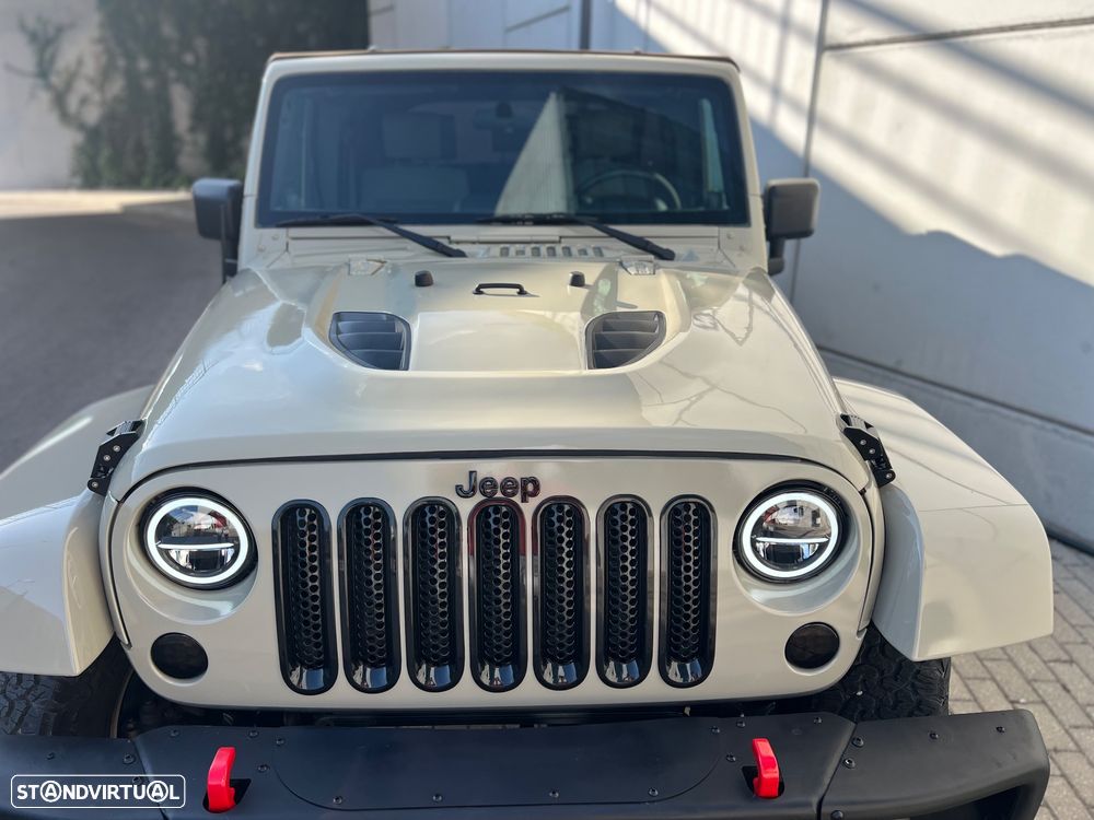 Jeep Wrangler Unlimited - 12