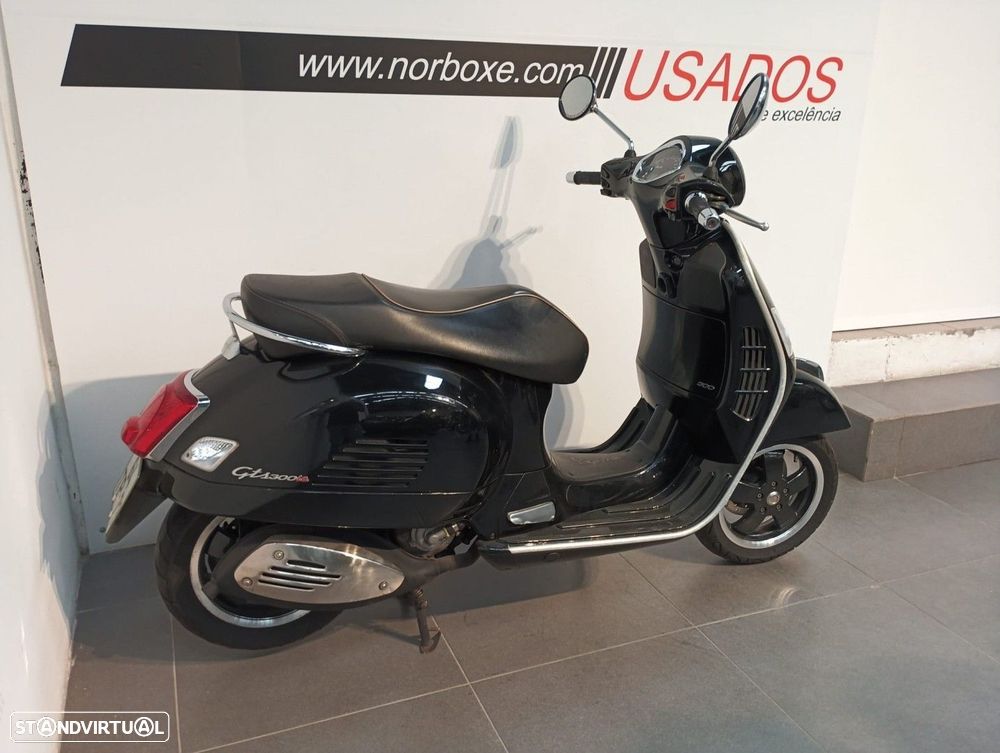 Vespa GTS Super 300 - 2