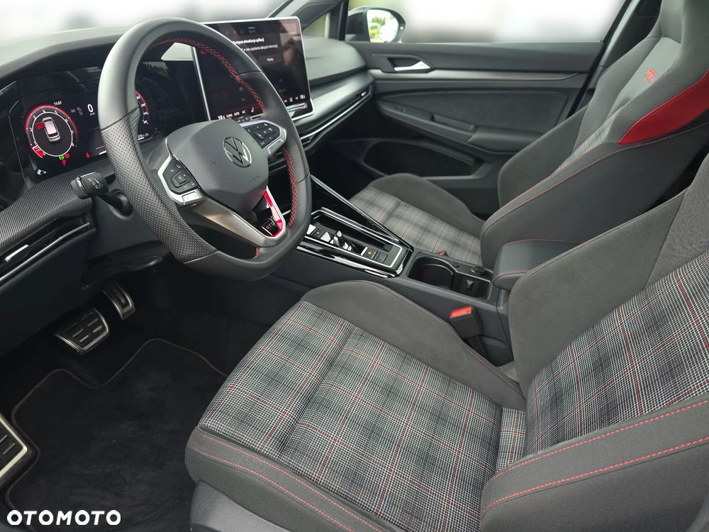 Volkswagen Golf - 11