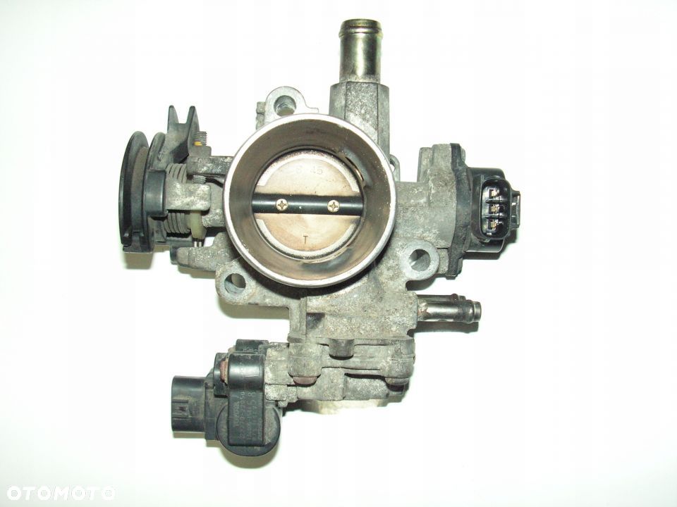 AVENSIS T22 1,6 VVT-I PRZEPUSTNICA JAK NOWA - 1