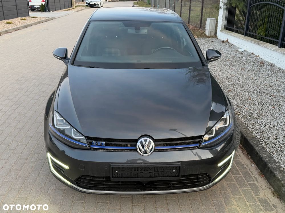 Volkswagen Golf - 22