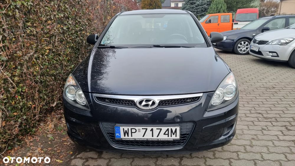 Hyundai i30 1.4 Base + - 19