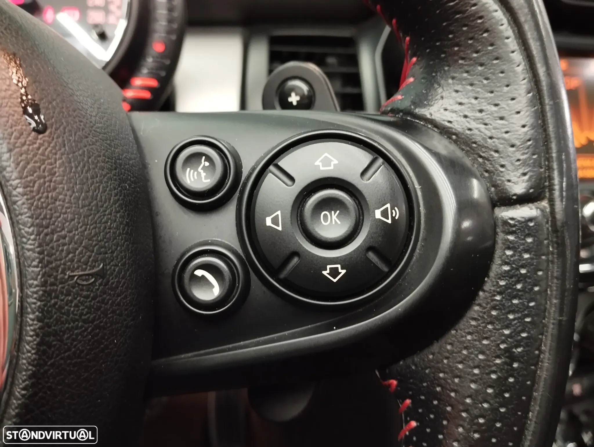 MINI Cabrio John Cooper Works Auto Desportiva - 27