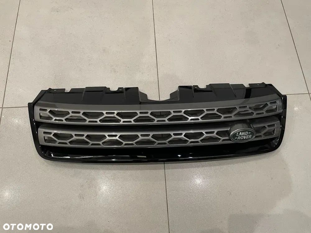 Grill atrapa Land Rover Discovery Sport L550-C8C9A stan bdb - 1
