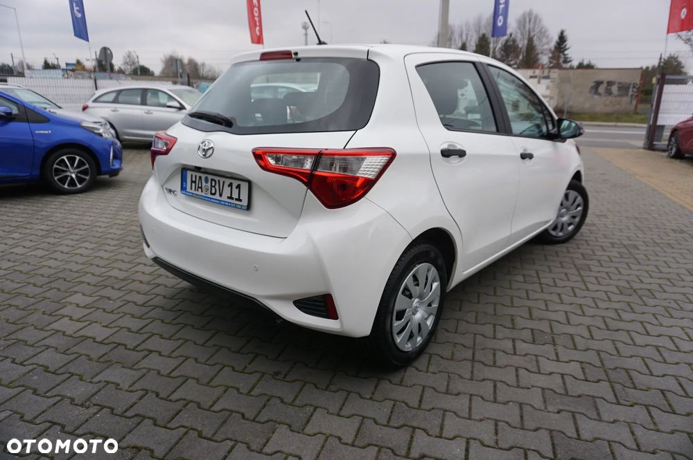 Toyota Yaris 1.0 VVT-i Team Deutschland - 5
