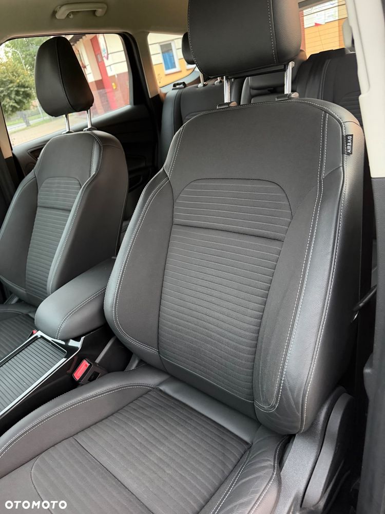 Ford Kuga - 16