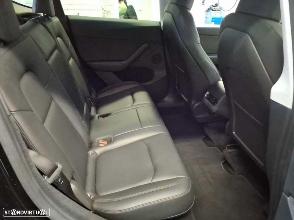 Tesla Model Y Performance Dual Motor AWD - 4