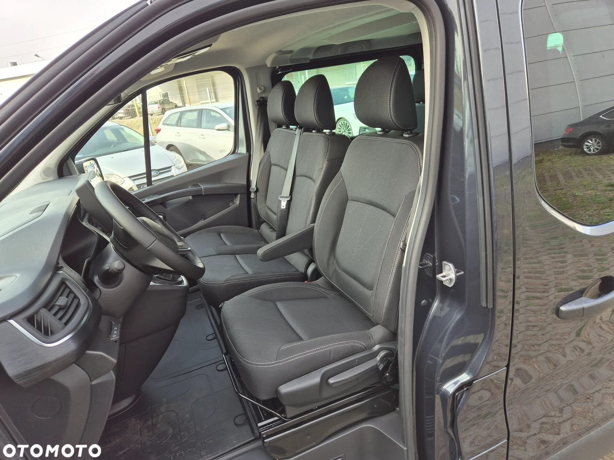 Renault Trafic - 12