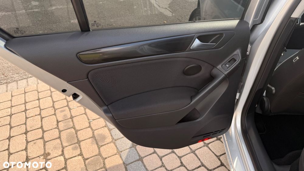Volkswagen Golf 1.6 Highline - 11