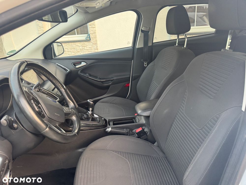 Ford Focus 1.0 EcoBoost Titanium - 12