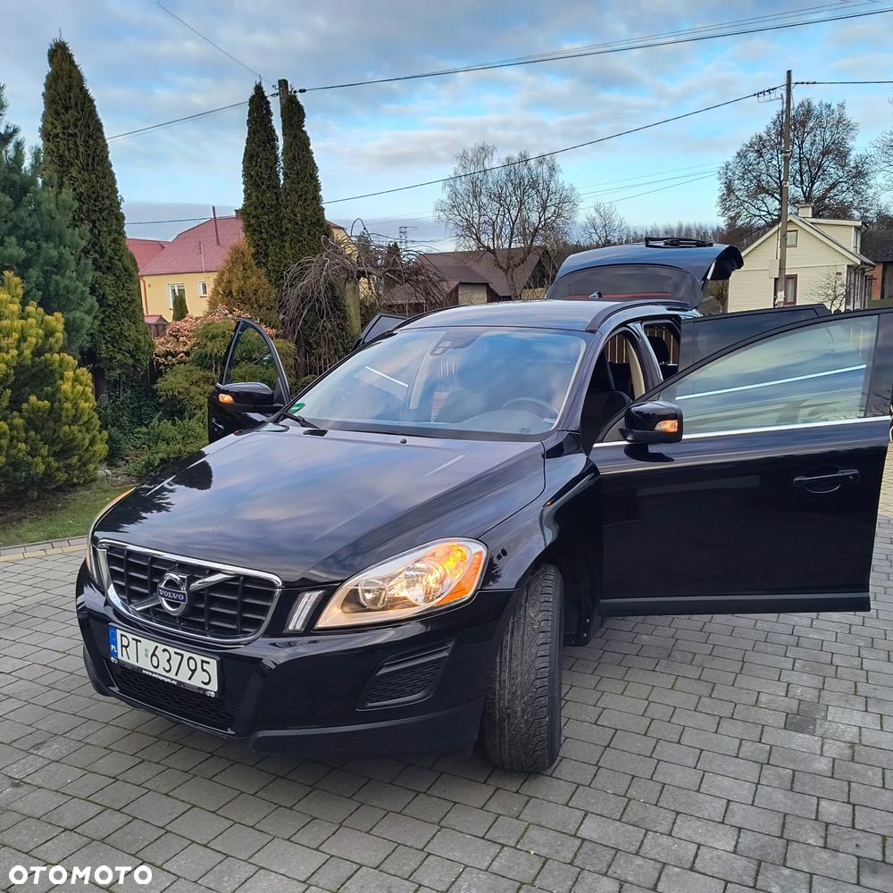 Volvo XC 60 DRIVe R Design - 29