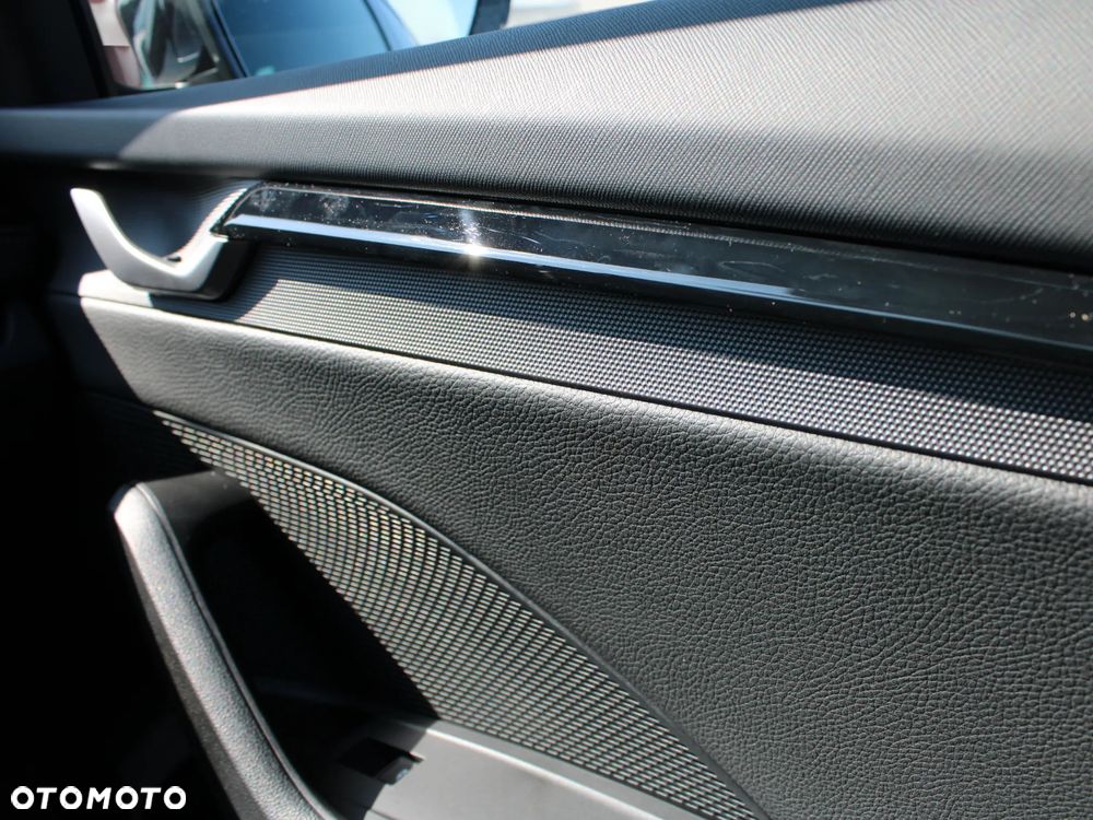 Skoda Octavia 2.0 TDI Sportline DSG - 6