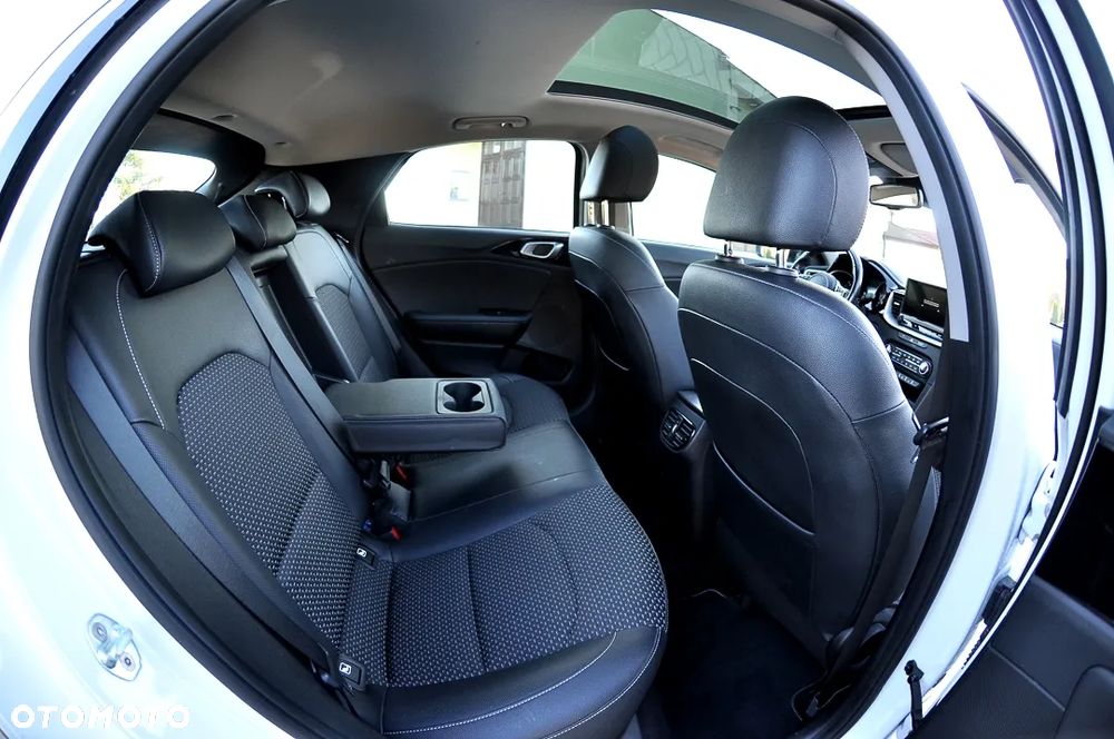 Kia XCeed 1.6 CRDi (48V Mild-Hybrid) DCT7 PLATINUM - 28