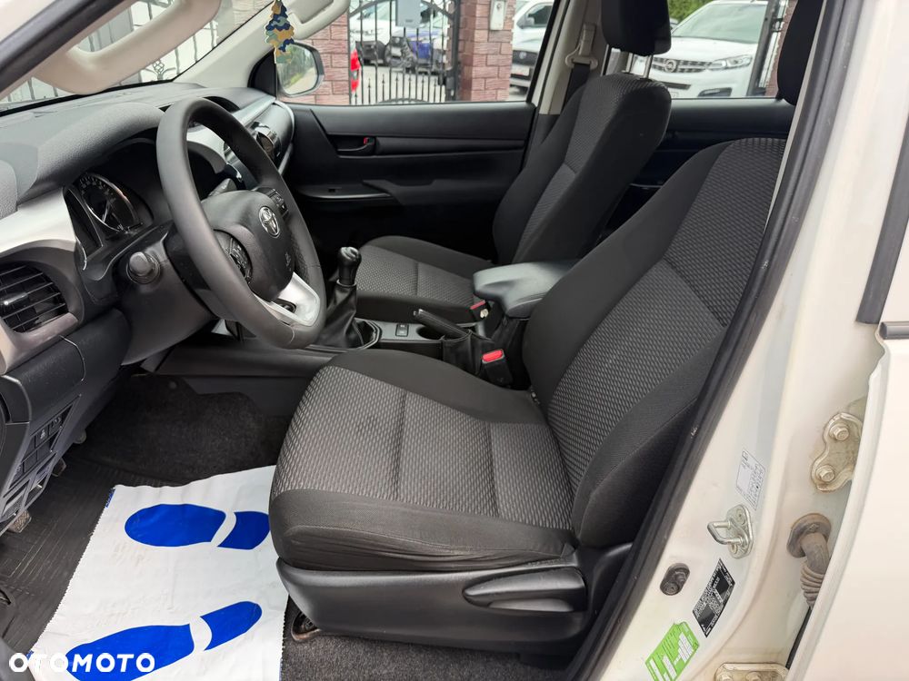 Toyota Hilux 2.4 D-4D Double Cab DLX 4x4 - 11