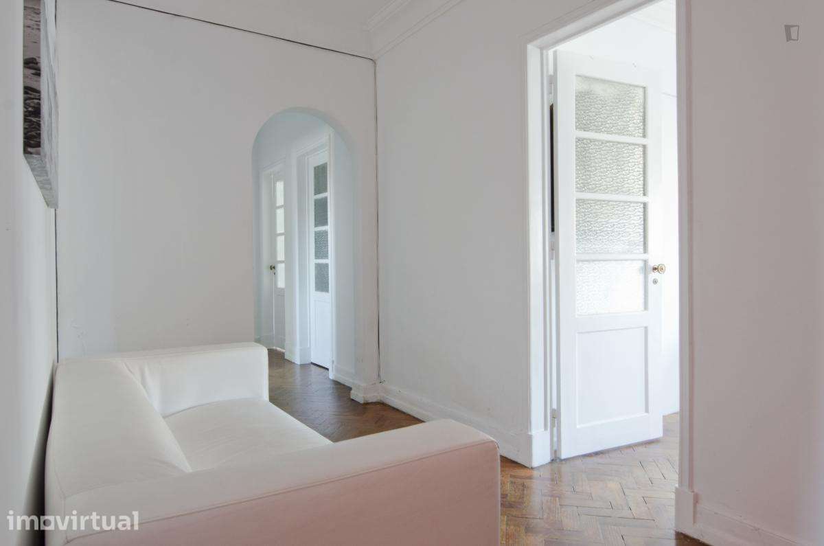 Quarto - localizado em Roma-Areeiro Lisbon - Grande imagem: 3/21