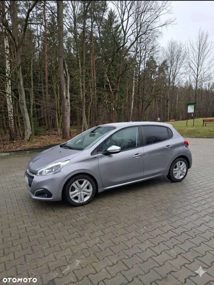 Peugeot 208 - 12