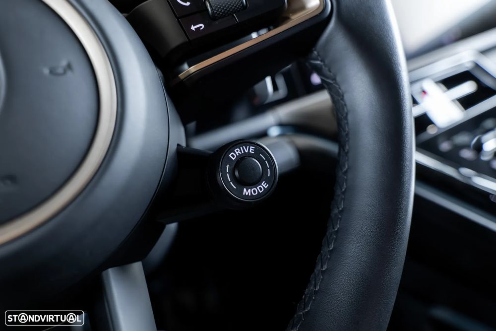 Porsche Panamera 4 E-Hybrid - 16