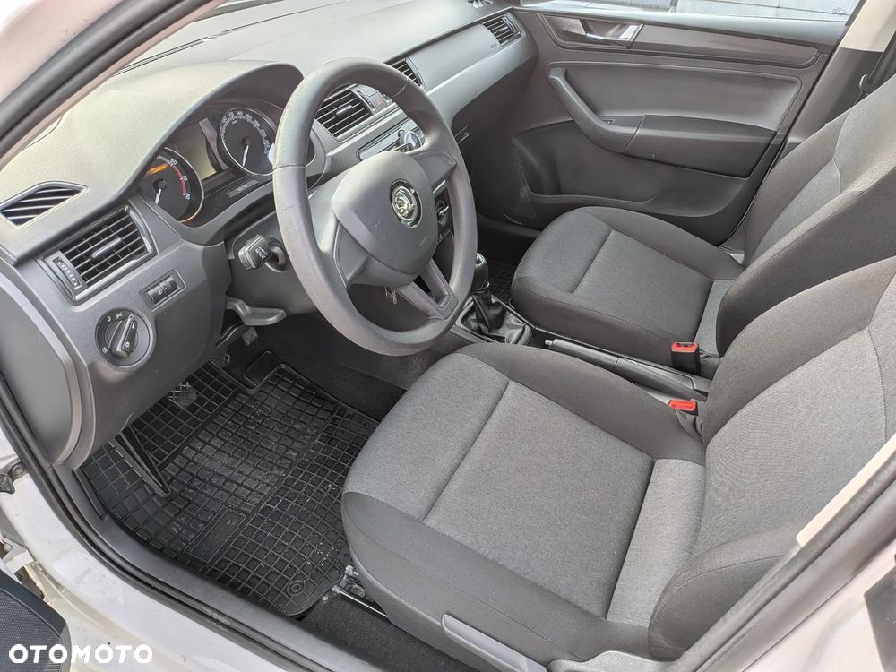 Skoda RAPID Spb 1.0 TSI Active - 21