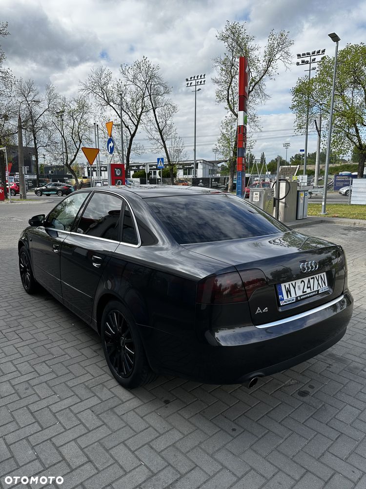 Audi A4 Limousine - 16