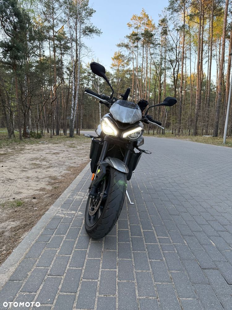 Triumph Street Triple - 2