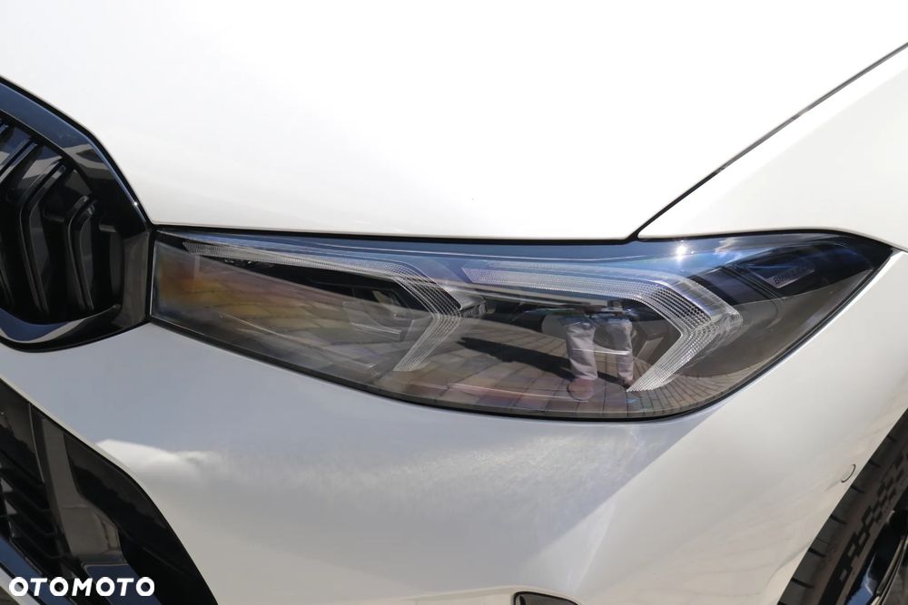 BMW Seria 3 330i xDrive M Sport - 20