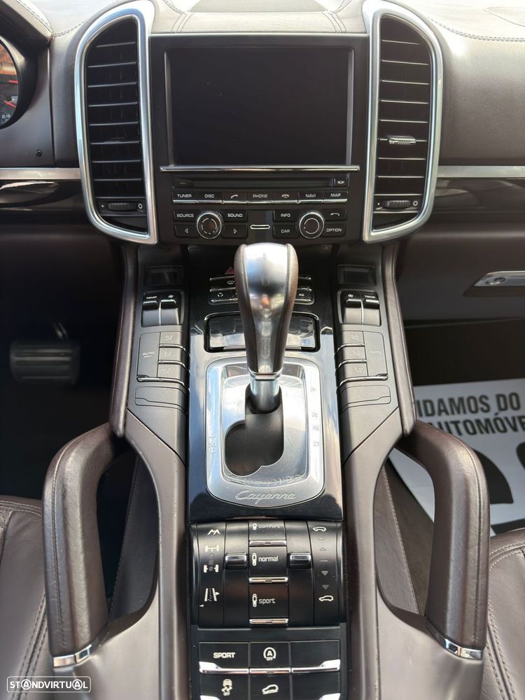Porsche Cayenne - 32
