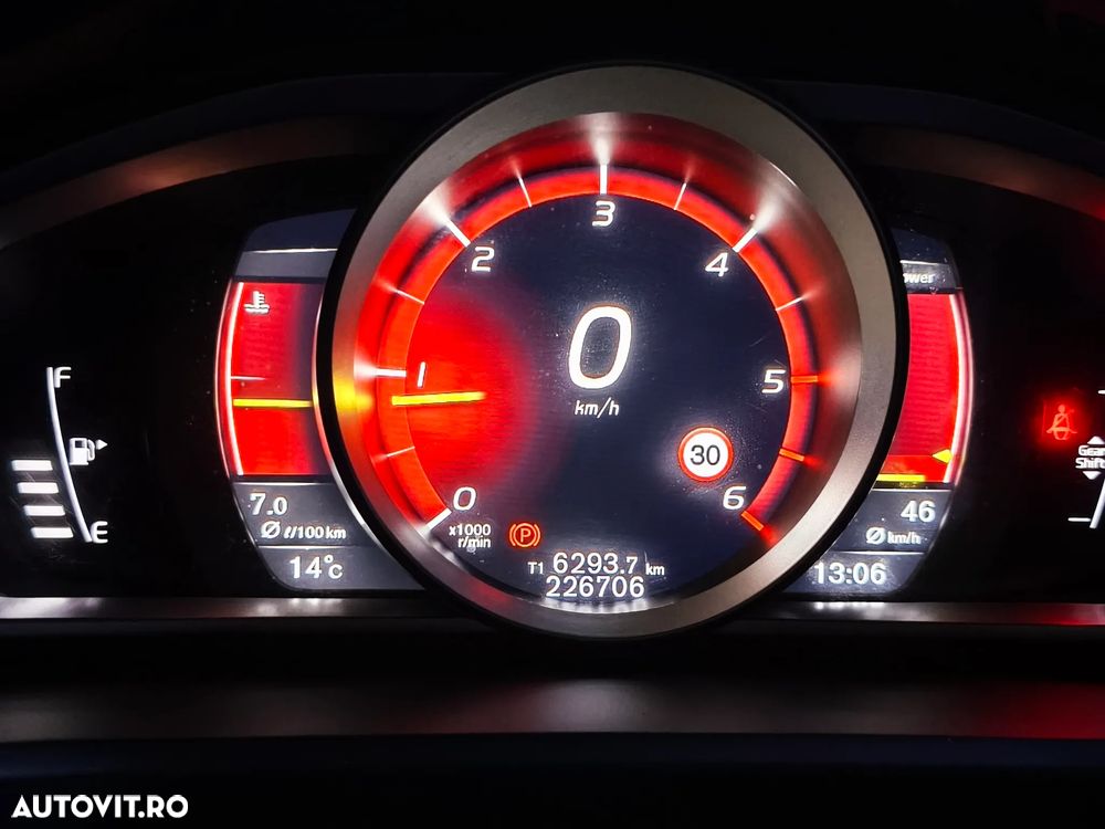 Volvo V40 D2 - 10