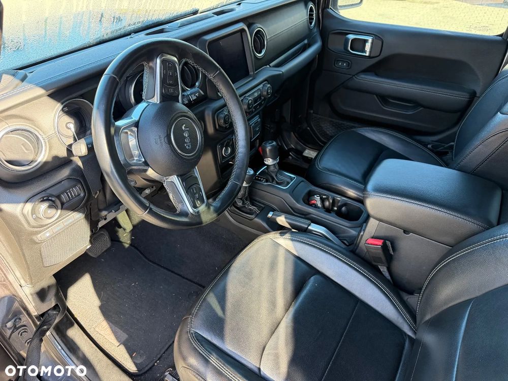 Jeep Wrangler - 8