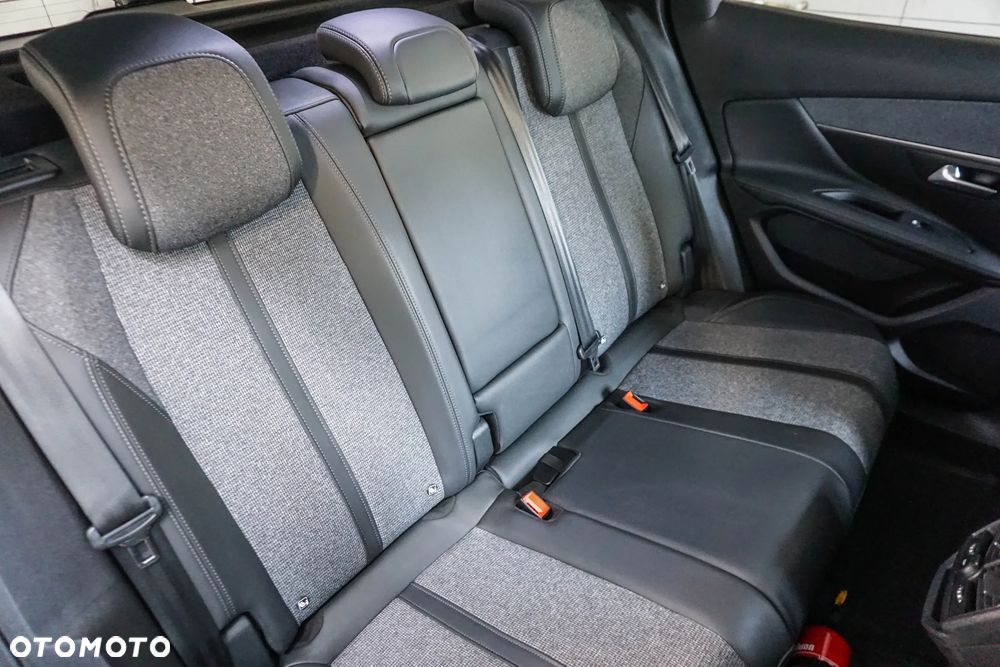 Peugeot 3008 1.2 PureTech Allure Pack S&S - 31