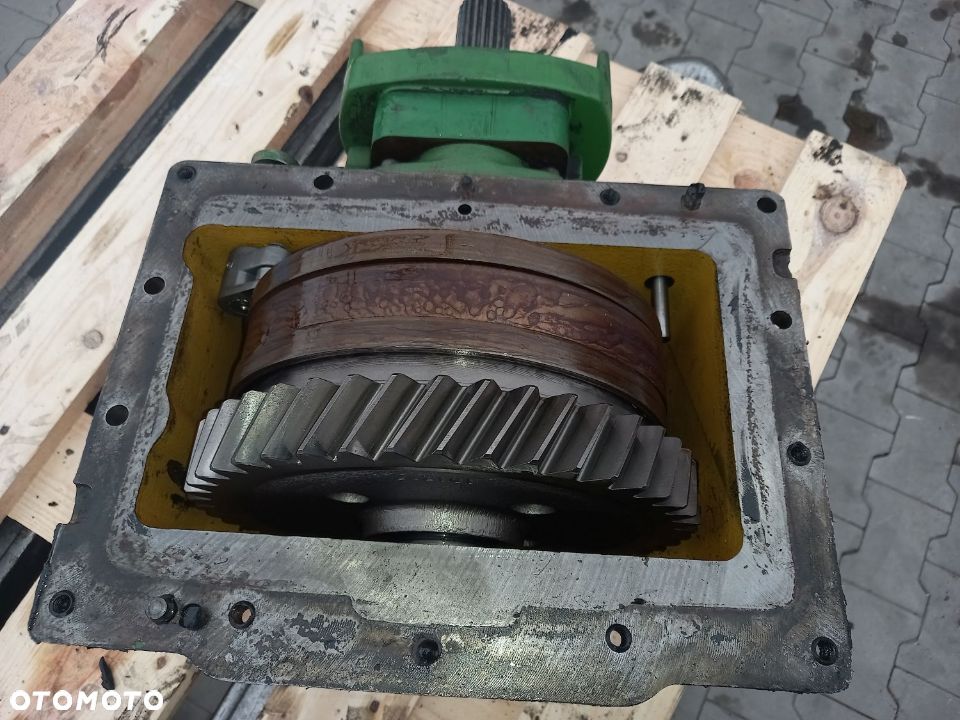 Przystawka przedniego napędu wałek RE47386 RE47384 R95449 John Deere 7600 7700 7800 - 9