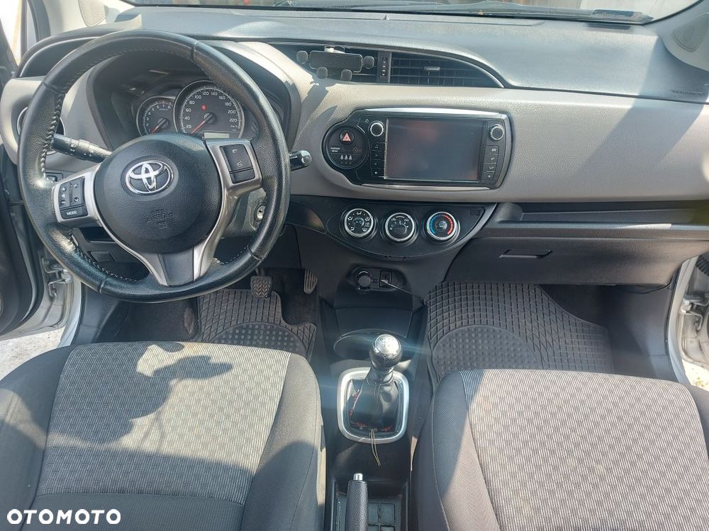Toyota Yaris 1.33 Premium - 8