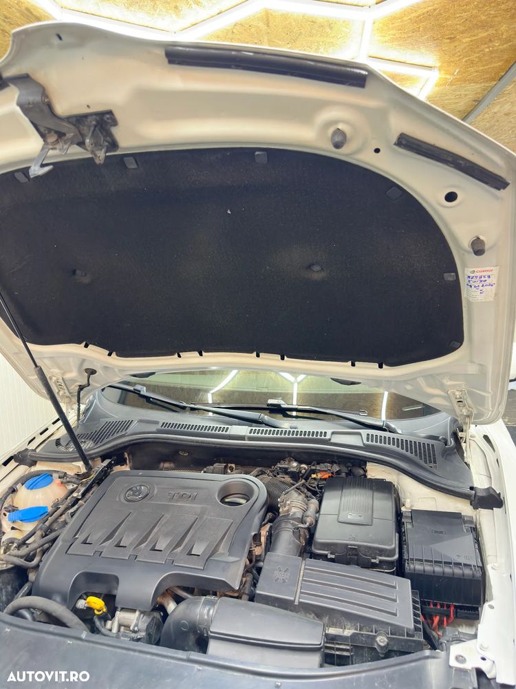 Skoda Superb 2.0 TDI Ambition - 14