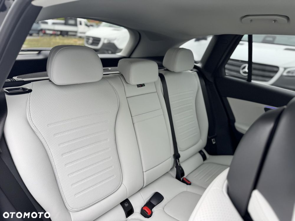 Mercedes-Benz GLC 300 e PHEV 4-Matic AMG Line - 15